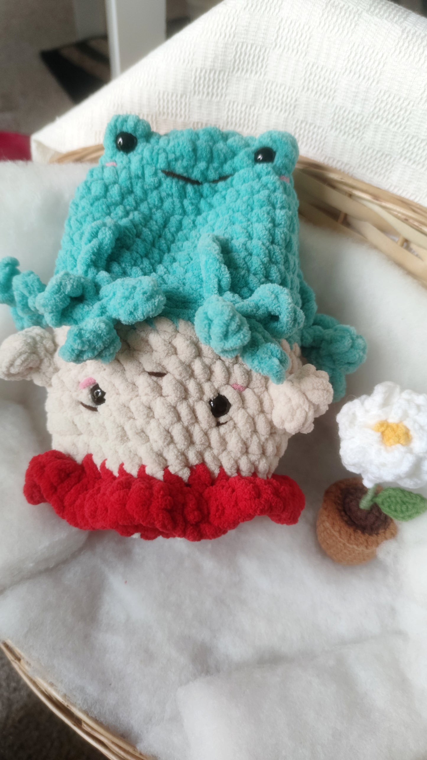 Reversible frog/mushroom